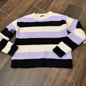 GUC Victory Heart Striped Sweater